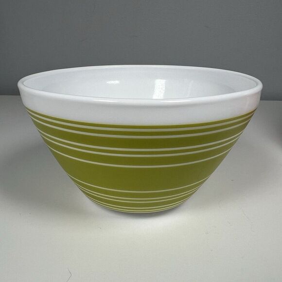 Vintage Charm Inspired By Pyrex "Memory Lane" 3-Piece Mixing Bowl Set - Picture 8 of 11